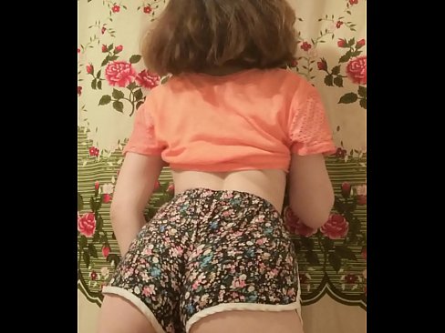 ❤️ Sexy mladá kočka svléká šortky před kamerou. ❤ Šukání u nás cs.fulldesisex.ru ❌❤